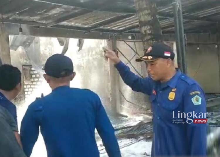 9 Unit Toko Area Ponpes Hangus Akibat Kebakaran di Pamekasan