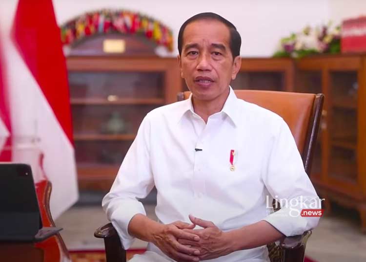 Presiden Jokowi Cek Jalan Rusak yang Viral di Lampung Hari Ini