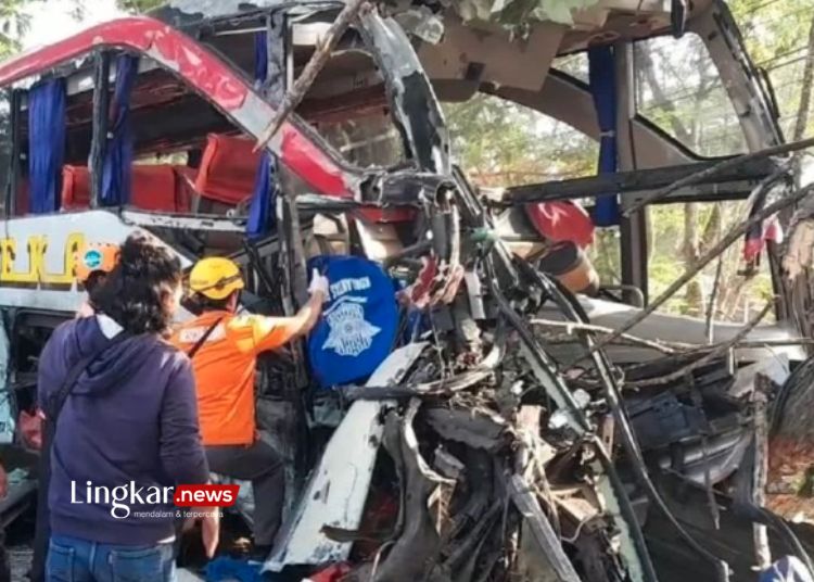 Laka Maut Bus Eka Vs Sugeng Rahayu di Ngawi Penyebeb Kecelakaan Masih Diselidiki