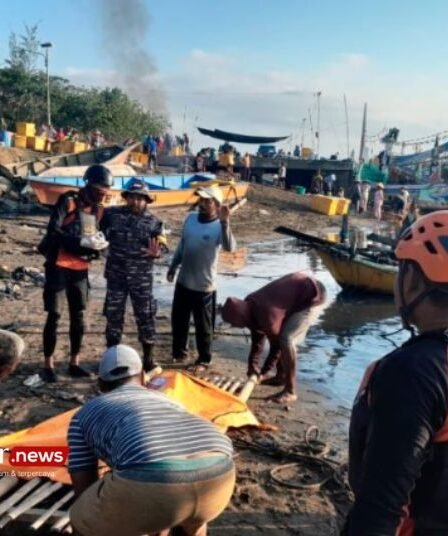 3 Korban Terakhir Kapal Tenggelam di Pantai Grajagan Ditemukan Tewas 5 3 Korban Terakhir Kapal Tenggelam di Pantai Grajagan Ditemukan Tewas