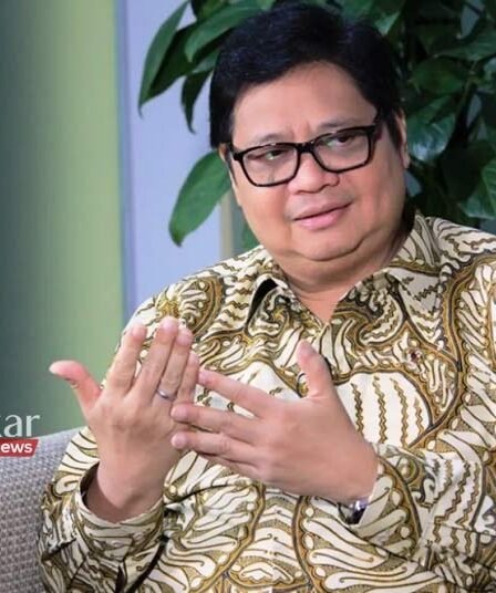 Didekati PDIP, Golkar Sebut Belum Ada Hilal untuk Gabung Koalisi 4 Didekati PDIP Golkar Sebut Belum Ada Hilal untuk Gabung Koalisi