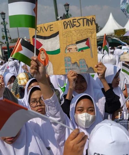 Doakan Korban Perang Israel-Palestina, Umat Muslim Diimbau Sholat Gaib 6 Doakan Korban Perang Israel Palestina Umat Muslim Diimbau Sholat Gaib