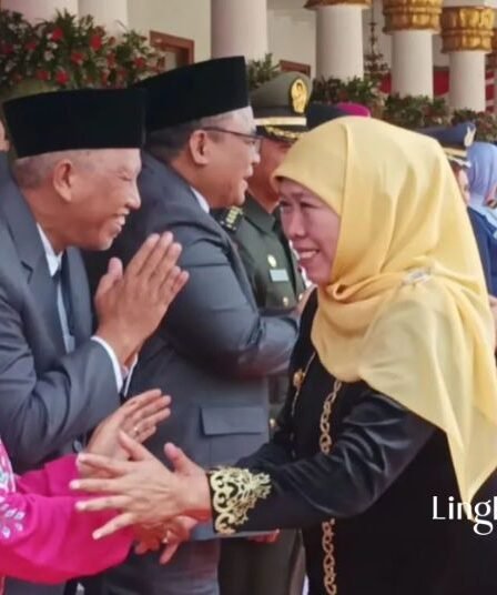 Gubernur Khofifah Pamit Ajak Warga Jatim Teladani Jer Basuki Mawa Beya