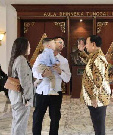 Prabowo Terima Kunjungan Influencer hingga Bintang Layar Lebar di Kantor Kemenhan