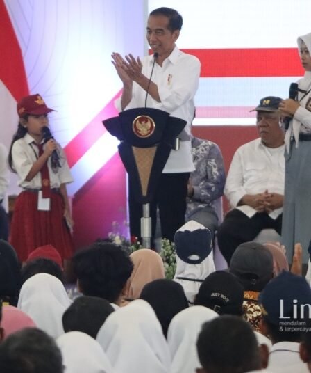 Jokowi Ingatkan Siswa di Blora Gunakan Bantuan PIP untuk Keperluan Sekolah 4 20240123 190905 0000