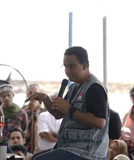 Cetak Bibit Pesebak Bola, Anies Janji Bikin Lapangan Standar FIFA di Maluku 5 Cetak Bibit Pesebak Bola Anies Janji Bikin Lapangan Standar FIFA di Maluku