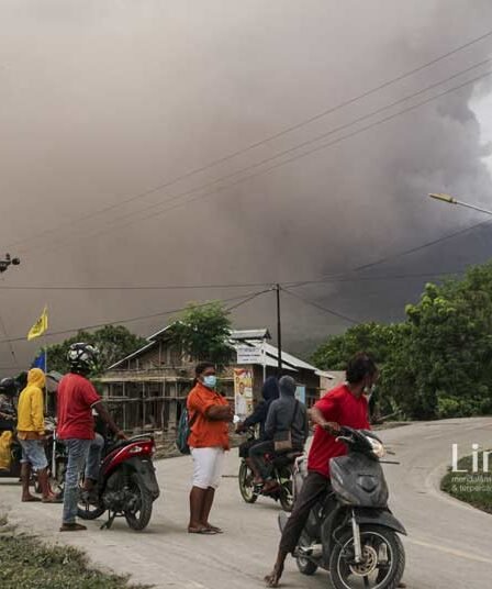 Gunung Lewotobi Laki Laki Berstatus Awas Warga Diimbau Jauhi Radius 4 Km