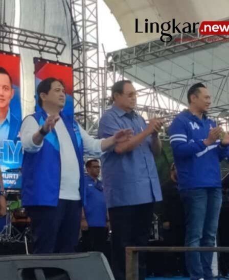 SBY di Karanganyar Janji Perjuangkan Kesejahteraan Rakyat 7 Picsart 24 01 22 20 14 22 328 768x549 1