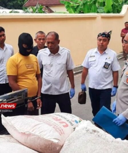 Dipasok dari Madura Warga Situbondo Selundupkan 75 Kuintal Pupuk Bersubsidi
