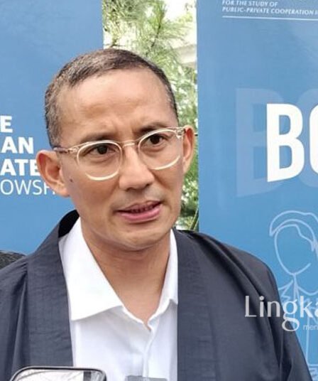 Menparekraf RI Targetkan Bentuk 6.000 Desa Wisata di 2024 8 Menparekraf RI Sandiaga Salahuddin Uno