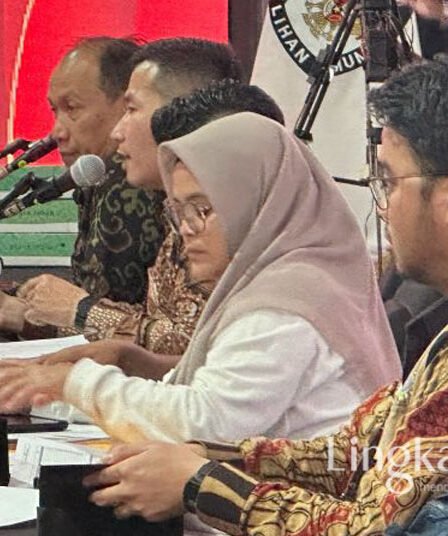 Puluhan Pemilih Tidak Terdaftar Ikut Mencoblos, PPLN di Pakistan Diduga Lakukan Pelanggaran 7 Anggota Bawaslu RI Lolly Suhenty