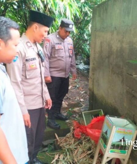 Dicuri dan Dibuang, 11 Kotak Amal Ditemukan di Dekat Sungai Karangtengah Blitar 3 Dicuri dan Dibuang 11 Kotak Amal Ditemukan di Dekat Sungai Karangtengah Blitar