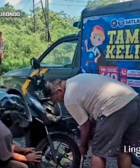 Pemudik Lewat Jalur Pantura Hutan Baluran Disediakan Tambal Ban Gratis