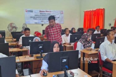 33 peserta seleksi Panwascam Kabupaten Jember gugur saat tes tulis