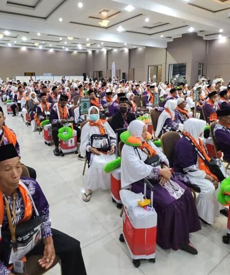 7.418 Jemaah Haji Embarkasi Surabaya Sudah Mendarat di Madinah 5 7