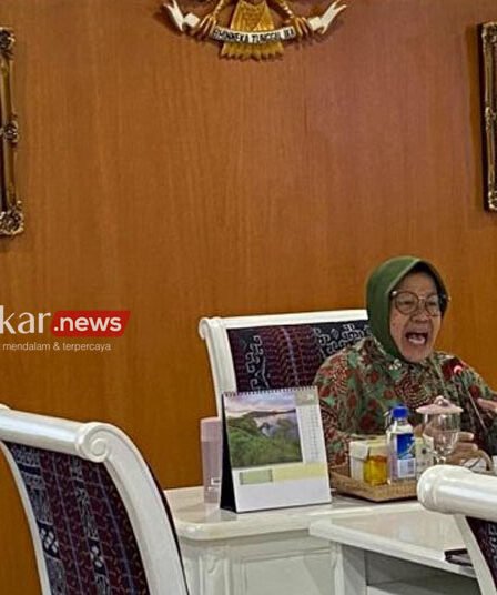 Cegah Penyimpangan Bansos, Kemensos Perbarui DTKS Setiap Bulan 7 Mensos Tri Rismaharini dalam konferensi pers di Kantor Kemensos