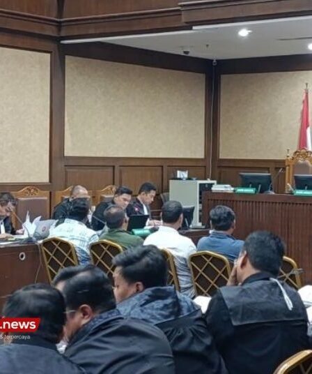 Saksi Ungkap SYL Bayar Gaji Pembantu Rp35 Juta Pakai Uang Pegawai Kementan 5 Saksi Ungkap SYL Bayar Gaji Pembantu Rp35 Pakai Uang Pegawai Kementan