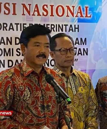 Bentuk Satgas Judi Online, Jokowi Tunjuk Hadi Tjahjanto sebagai Ketua 3 Bentuk Satgas Judi Online Jokowi Tunjuk Hadi Tjahjanto sebagai Ketua
