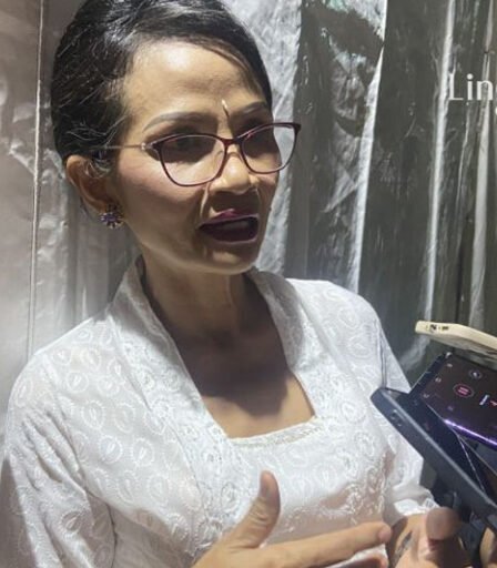 Partisipasi Pemilih Terus Menurun, KPU Denpasar Minta Parpol Usung Figur Menarik 7 Ketua KPU Denpasar Dewa Ayu Sekar Anggaraeni saat diwawancara 768x512 1