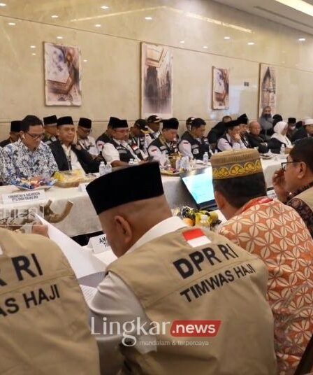 Ada Indikasi Langgar UU DPR Desak Kemenag Klarifikasi Pengalihan Kuota Haji