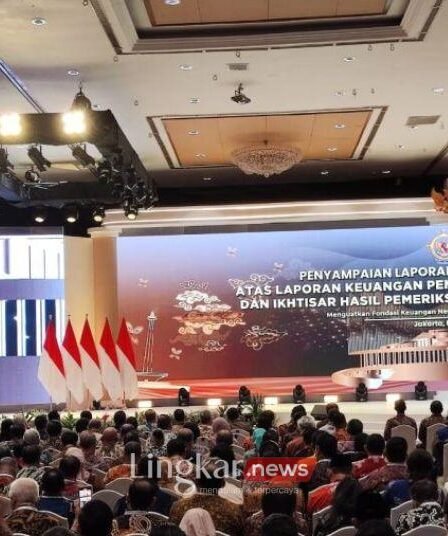 Presiden Jokowi Sebut Tata Kelola Birokrasi di Indonesia Masih Rumit 2 Presiden Jokowi Sebut Tata Kelola Birokrasi di Indonesia Masih Rumit