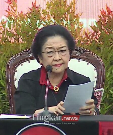 Batal Pensiun, Megawati: Ada yang Mau Ambil Alih PDIP 5 Batal Pensiun Megawati Ada yang Mau Ambil Alih PDIP
