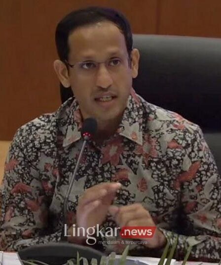 Kabar Gembira: Dana Pendidikan 83,19 Triliun Difokuskan untuk Sejahteran Guru pada 2025 1 Nadiem Anwar Makarim