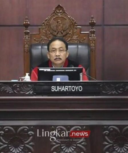 Segera Tetapkan Batas Usia Paslon MK Janji Tak Ubah Aturan Main Tahapan Pilkada