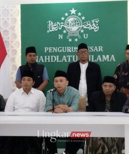 Sejumlah anggota dewan syuro PKB saat konferensi pers di Kantor PBNU