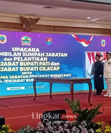 upacara pengambilan sumpah jabatan pj bupati pati dan pj bupati cilacap 10 agustus 2024 1