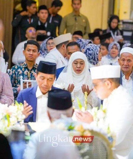 Batal Tutup PON Aceh, Presiden Jokowi Pilih Jadi Saksi Pernikahan Putri Khofifah 7 Batal Tutup PON Presiden Jokowi Pilih Jadi Saksi Pernikahan Putri Khofifah