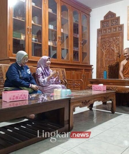 Cabup Rembang Vivit Dinarini Dapat Wejangan Tokoh Agama Buddha