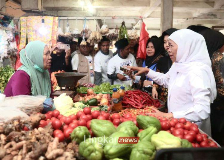 Khofifah Tampung Aspirasi Pedagang Pasar Srimangunan Sampang