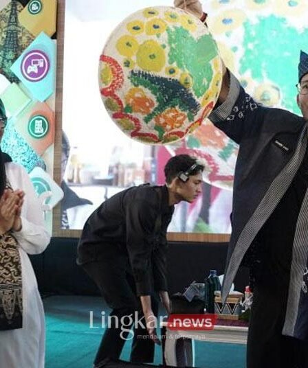 Menparekraf Sandiaga Sebut Banyuwangi Miliki Ekosistem Terbaik di Indonesia 6 Menparekraf Sandiaga Salahuddin Uno