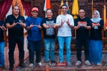 Pj Bupati Kudus Dituding Tak Netral Gara Gara Pose Jari Ini Analisis Bawaslu