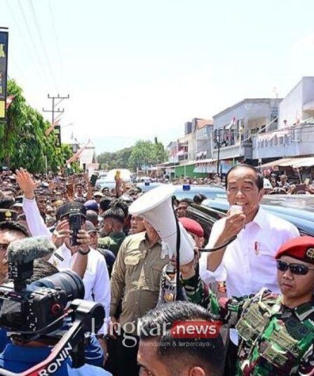 10 Tahun Pemerintahan Jokowi Dinilai Publik 75 Persen Masyarakat Puas