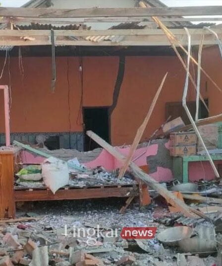 Ledakan Hebat di Lumajang Lukai 4 Orang, Masih dalam Penyelidikan 4 Ledakan Hebat di Lumajang Lukai 4 Orang Masih dalam Penyelidikan