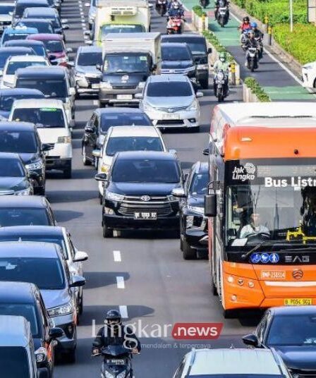 Studi Terbaru: Truk Jadi Penyumbang Terbesar Polutan di Jakarta 4 Studi Terbaru Truk Jadi Penyumbang Terbesar Polutan di Jakarta