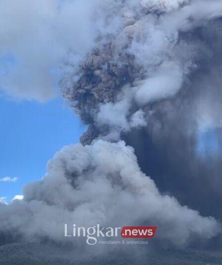 Gunung Lewotobi Laki laki Kembali Erupsi Setinggi 5.000 Meter