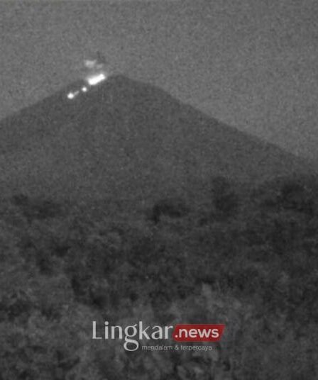 Gunung Semeru Erupsi 16 Kali Warga Diimbau Waspada Potensi Awan Panas