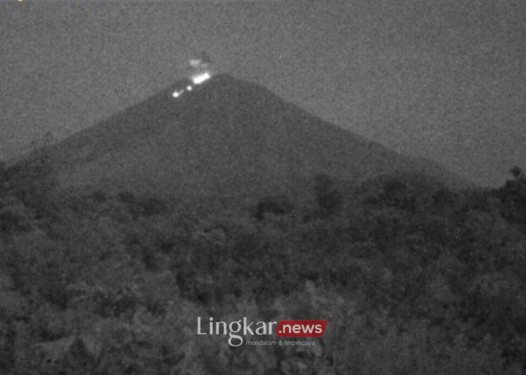 Gunung Semeru Erupsi 16 Kali Warga Diimbau Waspada Potensi Awan Panas