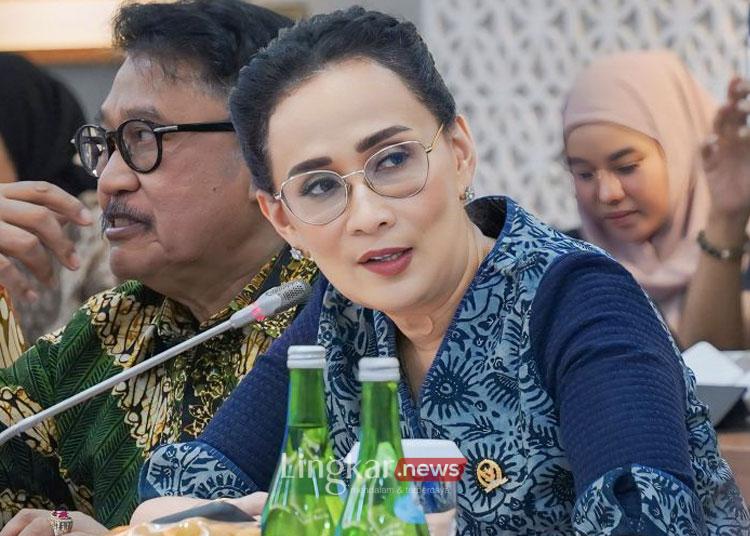 Anggota Komisi I DPR RI Amelia Anggraini di Kompleks Parlemen