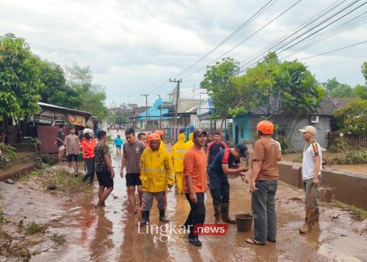 Banjir Bandang di Kediri Melanda 2 Kecamatan Ada 2 Tanggul Jebol