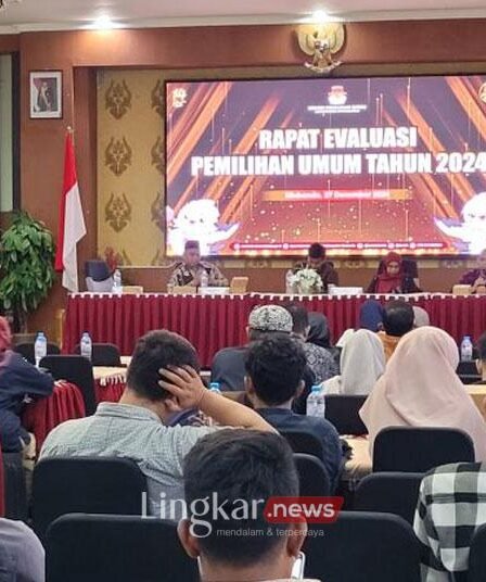 KPU Jatim Proses Dugaan Pelanggaran Etik Puluhan PPK dan PPS 3 KPU Situbondo Jawa Timur
