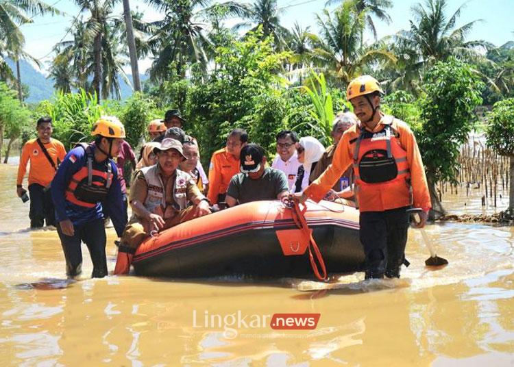 Kalaksa BPBD Jatim Gatot Soebroto bersama sejumlah Kepala OPD Pemprov Jatim