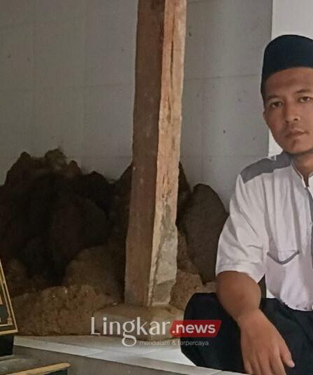 Meretas Sanad GontorE28093Mekah dari Jalur Josari