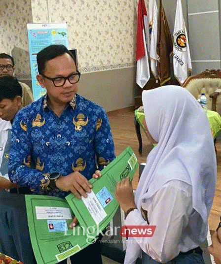 Kemendagri Pastikan Siswa Berusia 17 Tahun akan Dibuatkan KTP saat Ultah 3 Wakil Menteri Dalam Negeri Wamendagri Bima Arya Sugiarto