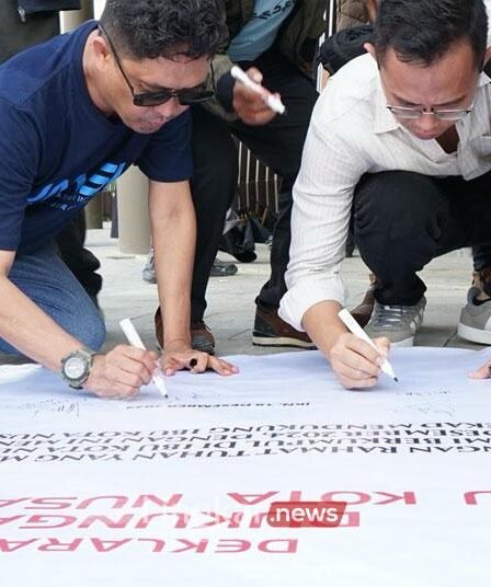 beberapa anggota JMSI menandatangani dukungan pembangunan IKN