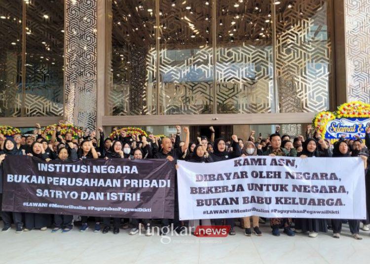 Demo ASN Dikti Imbas Pemecatan Pegawai secara Mendadak