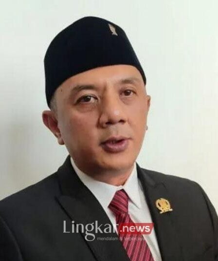 Legislator Jatim Desak BPN Usut Penerbitan Sertifikat di Laut Sumenep 1 Wakil Ketua DPRD Jawa Timur Deni Wicaksono
